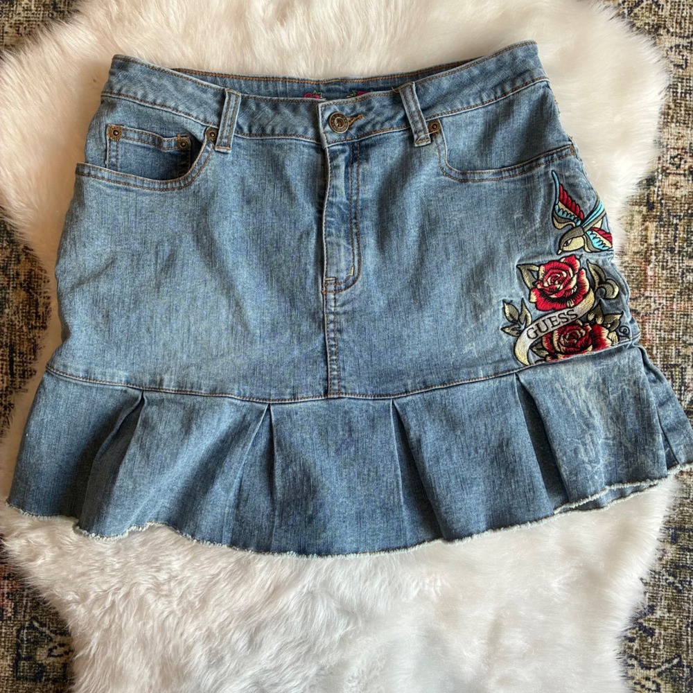 Guess Denim Mini Skirt Embroidered Rose Swallow Bird Blue Pleated Ruffle Size 14